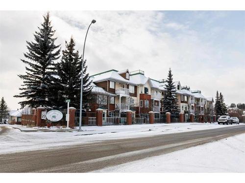 309-2309 Sienna Park Green Sw, Calgary, AB - Outdoor