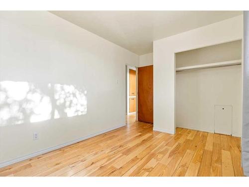 4311 Greenview Drive Ne, Calgary, AB - Indoor Photo Showing Other Room