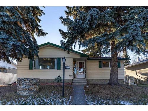 4311 Greenview Drive Ne, Calgary, AB - Outdoor