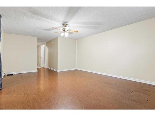 4311 Greenview Drive Ne, Calgary, AB - Indoor Photo Showing Other Room