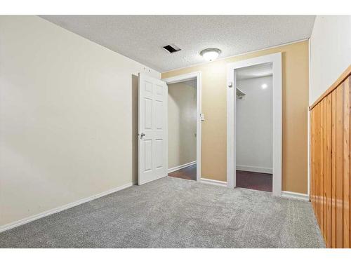 4311 Greenview Drive Ne, Calgary, AB - Indoor Photo Showing Other Room