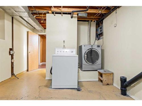 4311 Greenview Drive Ne, Calgary, AB - Indoor Photo Showing Laundry Room