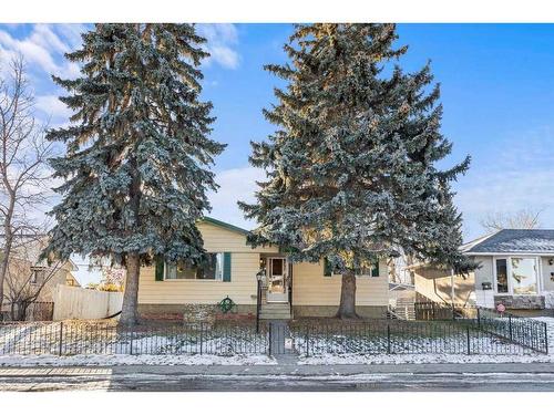 4311 Greenview Drive Ne, Calgary, AB - Outdoor