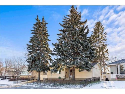 4311 Greenview Drive Ne, Calgary, AB - Outdoor