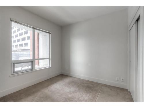 308-46 9 Street Ne, Calgary, AB - Indoor Photo Showing Other Room