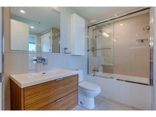 504-1020 9 Avenue Se, Calgary, AB - Indoor Photo Showing Bathroom