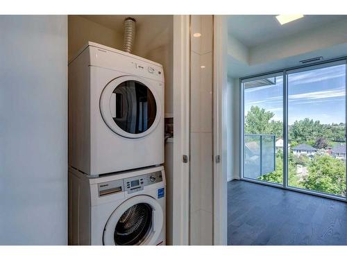 504-1020 9 Avenue Se, Calgary, AB - Indoor Photo Showing Laundry Room