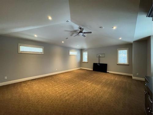 434 29 Avenue Ne, Calgary, AB - Indoor Photo Showing Other Room