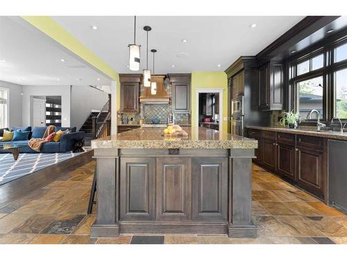 434 29 Avenue Ne, Calgary, AB - Indoor Photo Showing Kitchen With Double Sink