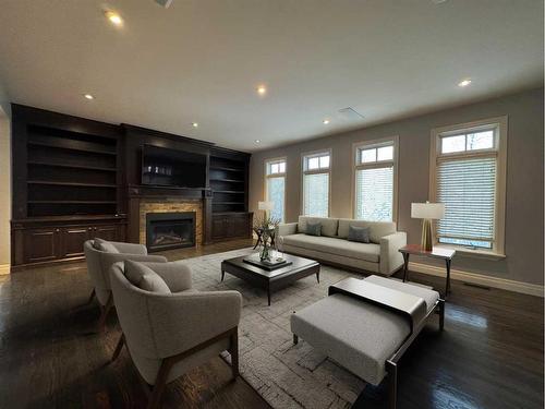 434 29 Avenue Ne, Calgary, AB - Indoor Photo Showing Living Room With Fireplace