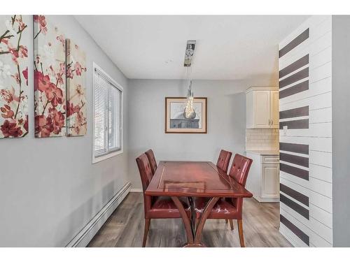 4-645 Meredith Road Ne, Calgary, AB - Indoor Photo Showing Dining Room