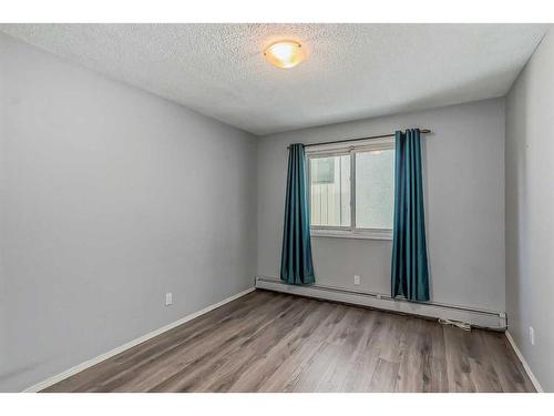 4-645 Meredith Road Ne, Calgary, AB - Indoor Photo Showing Other Room