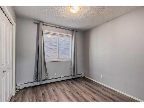 4-645 Meredith Road Ne, Calgary, AB - Indoor Photo Showing Other Room