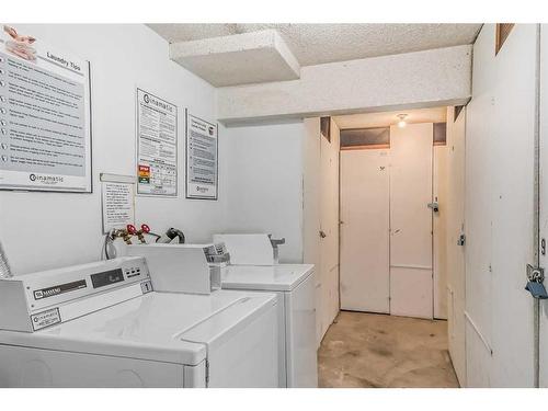 4-645 Meredith Road Ne, Calgary, AB - Indoor Photo Showing Laundry Room