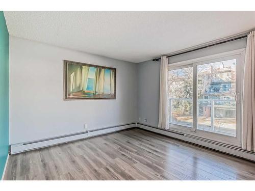 4-645 Meredith Road Ne, Calgary, AB - Indoor Photo Showing Other Room