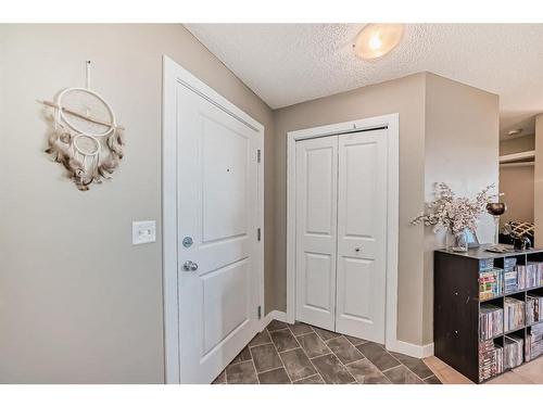 308-15 Saddlestone Way Ne, Calgary, AB - Indoor Photo Showing Other Room