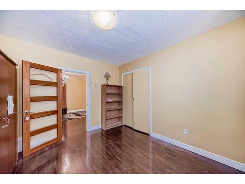 228 31 Avenue Nw, Calgary, AB - Indoor Photo Showing Other Room