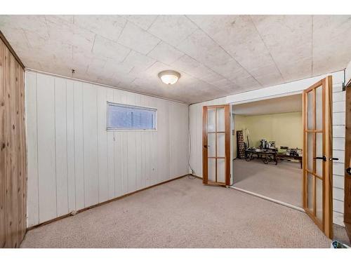 228 31 Avenue Nw, Calgary, AB - Indoor Photo Showing Other Room