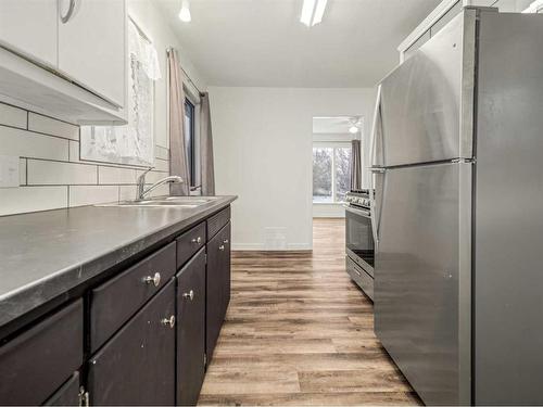 1907 1 Avenue North, Lethbridge, AB - Indoor Photo Showing Kitchen