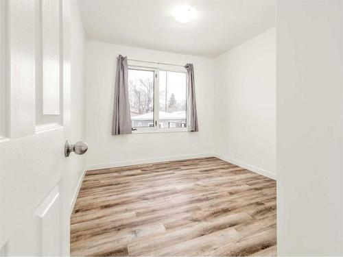 1907 1 Avenue North, Lethbridge, AB - Indoor Photo Showing Other Room