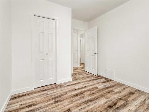 1907 1 Avenue North, Lethbridge, AB - Indoor Photo Showing Other Room