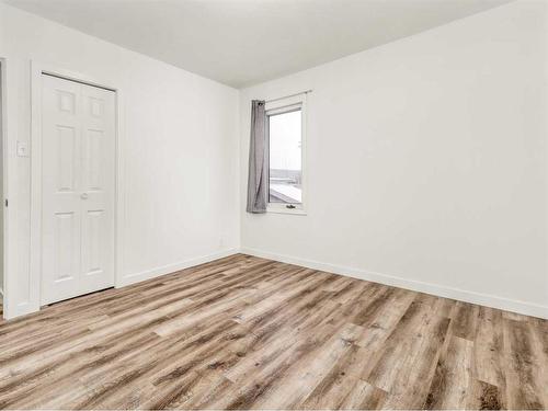 1907 1 Avenue North, Lethbridge, AB - Indoor Photo Showing Other Room