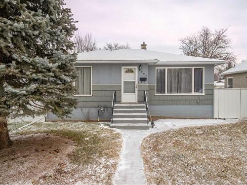 1907 1 Avenue North, Lethbridge, AB - Outdoor