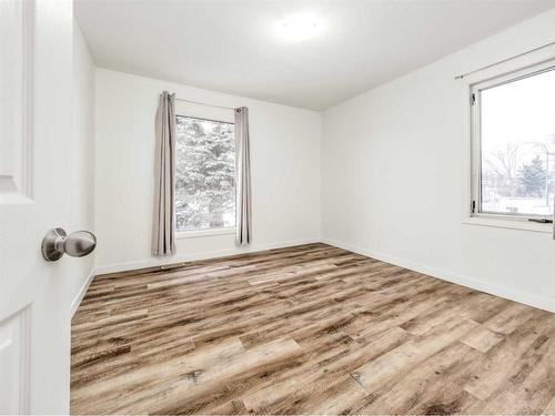 1907 1 Avenue North, Lethbridge, AB - Indoor Photo Showing Other Room