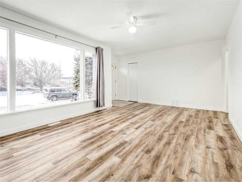 1907 1 Avenue North, Lethbridge, AB - Indoor Photo Showing Other Room