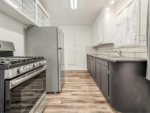 1907 1 Avenue North, Lethbridge, AB - Indoor Photo Showing Kitchen