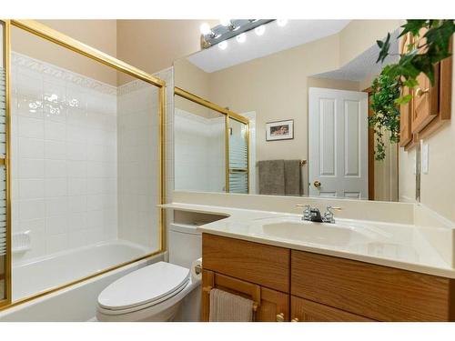 14 Eagleview Gate, Cochrane, AB - Indoor Photo Showing Bathroom