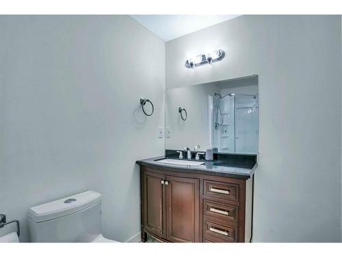 15 Sage Bank Road, Calgary, AB - Indoor Photo Showing Bathroom