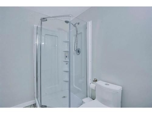 15 Sage Bank Road, Calgary, AB - Indoor Photo Showing Bathroom