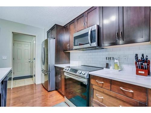 15 Sage Bank Road, Calgary, AB - Indoor Photo Showing Kitchen