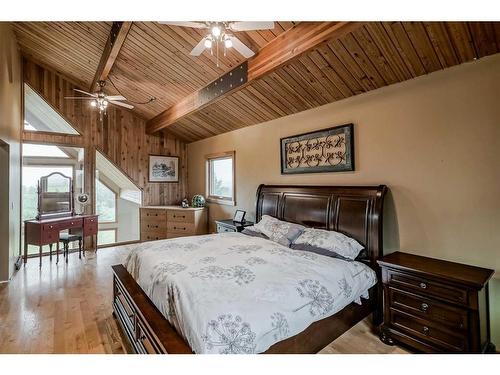 44092 & 44080 Township Road 274, Rural Rocky View County, AB - Indoor Photo Showing Bedroom