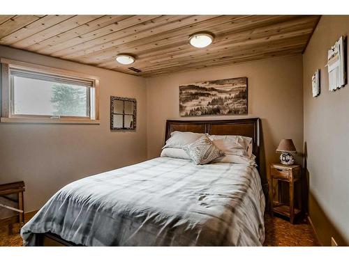 44092 & 44080 Township Road 274, Rural Rocky View County, AB - Indoor Photo Showing Bedroom