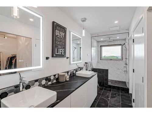 44092 & 44080 Township Road 274, Rural Rocky View County, AB - Indoor Photo Showing Bathroom