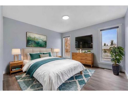 176 Stonegate Crescent Nw, Airdrie, AB - Indoor Photo Showing Bedroom