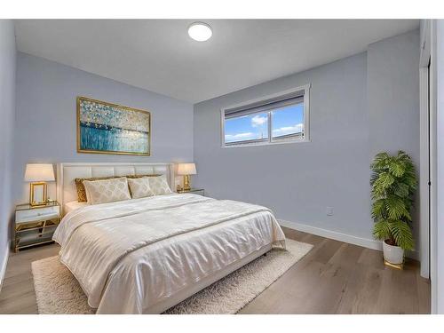 176 Stonegate Crescent Nw, Airdrie, AB - Indoor Photo Showing Bedroom