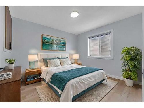 176 Stonegate Crescent Nw, Airdrie, AB - Indoor Photo Showing Bedroom