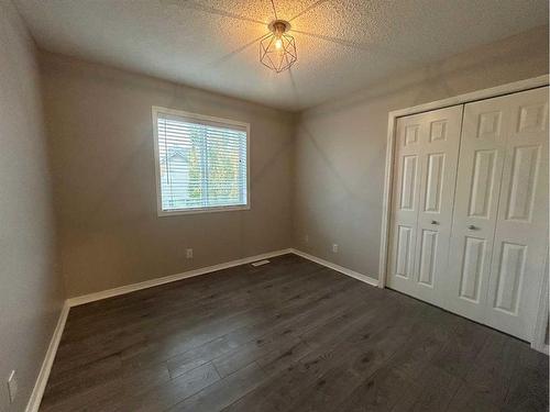 122 Evanscove Circle Nw, Calgary, AB - Indoor Photo Showing Other Room