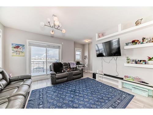 6467 128 Avenue Ne, Calgary, AB - Indoor Photo Showing Living Room