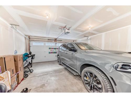 6467 128 Avenue Ne, Calgary, AB - Indoor Photo Showing Garage