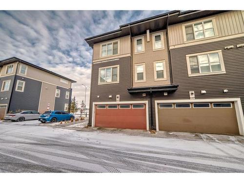 6467 128 Avenue Ne, Calgary, AB - Outdoor