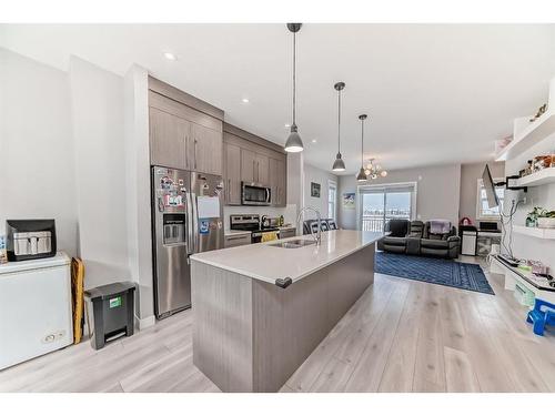 6467 128 Avenue Ne, Calgary, AB - Indoor Photo Showing Kitchen With Stainless Steel Kitchen With Upgraded Kitchen