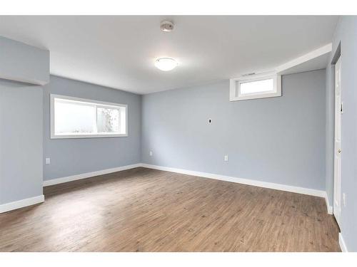 724 9Th Avenue Se, High River, AB - Indoor Photo Showing Other Room