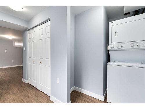 724 9Th Avenue Se, High River, AB - Indoor Photo Showing Laundry Room