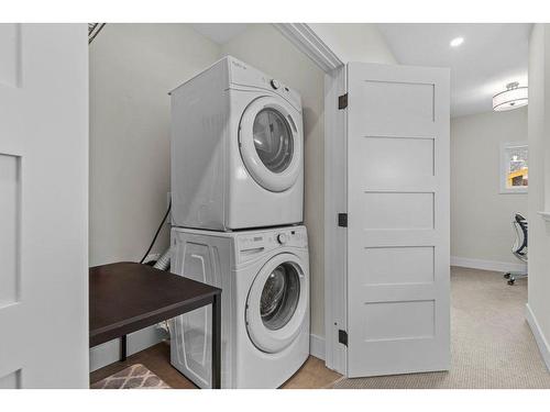 215 Riva Heights, Canmore, AB - Indoor Photo Showing Laundry Room