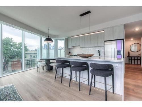 304-1107 Gladstone Road Nw, Calgary, AB - Indoor Photo Showing Kitchen With Upgraded Kitchen