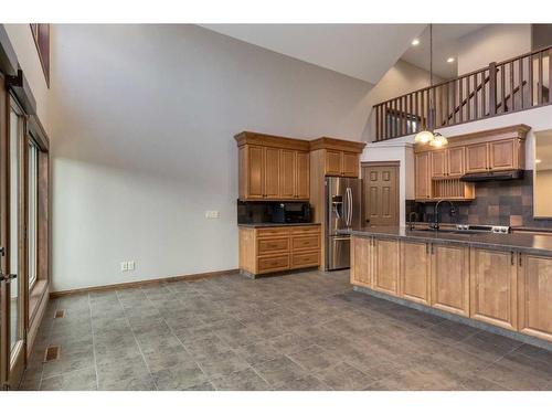 1721B 1 Avenue Nw, Calgary, AB - Indoor Photo Showing Kitchen